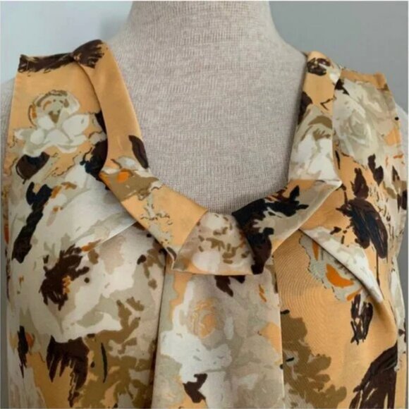 Talbots Sleeveless Floral Pleated Scooped Neckline Blouse Small Petite - Picture 6 of 11